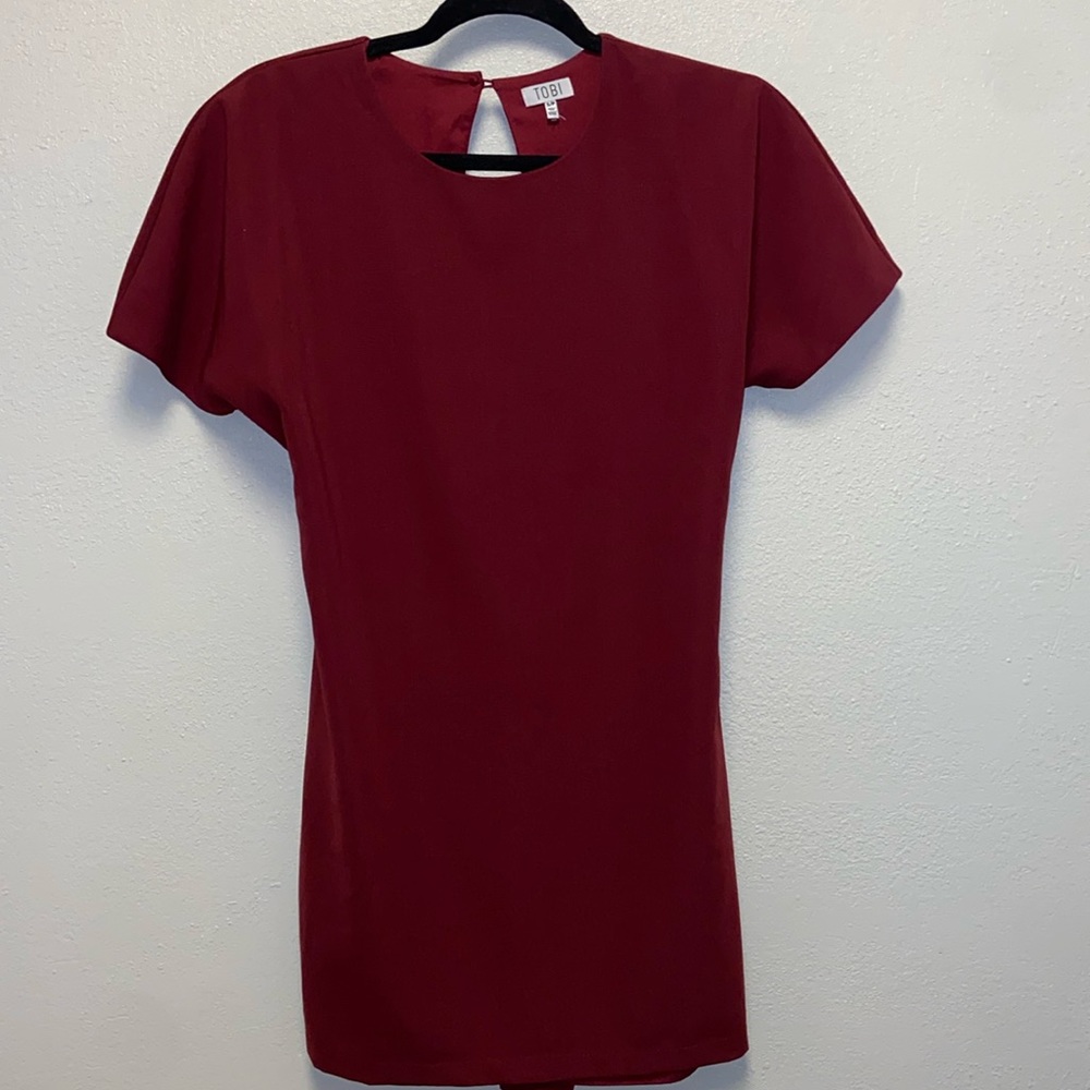 Tobi Maroon Burgundy Open Slit Back Sexy Feminine Mini Dress: 3074